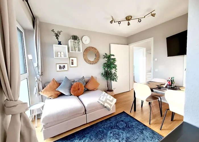 Urban Living - Top Floor Apartment Hamburg
